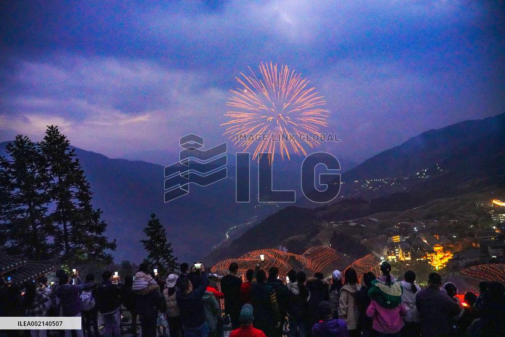 Xinhua Headlines: Robust New Year consumption points to China's economic vitality