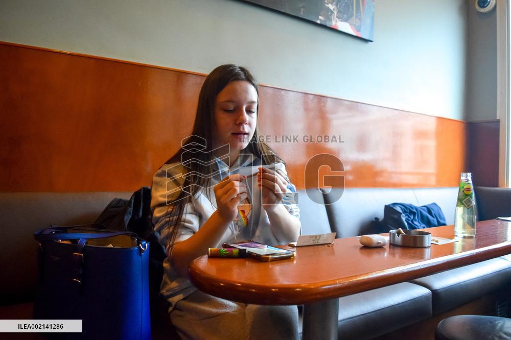 Dutch Enjoy Legal Pot Trial - Amsterdam