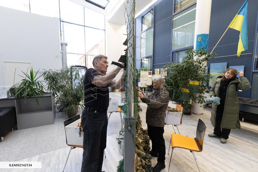 Volunteers making equipment or Ukrainian soldiers