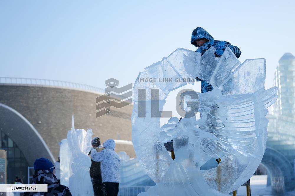 CHINA-HEILONGJIANG-HARBIN-ICE SCULPTURE COMPETITION (CN)