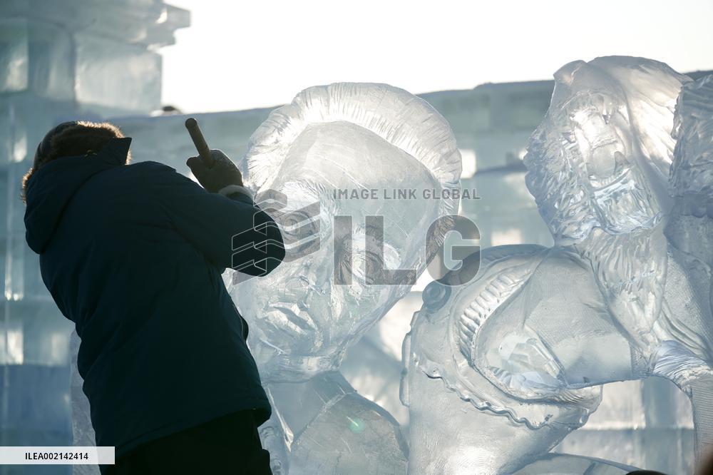 CHINA-HEILONGJIANG-HARBIN-ICE SCULPTURE COMPETITION (CN)