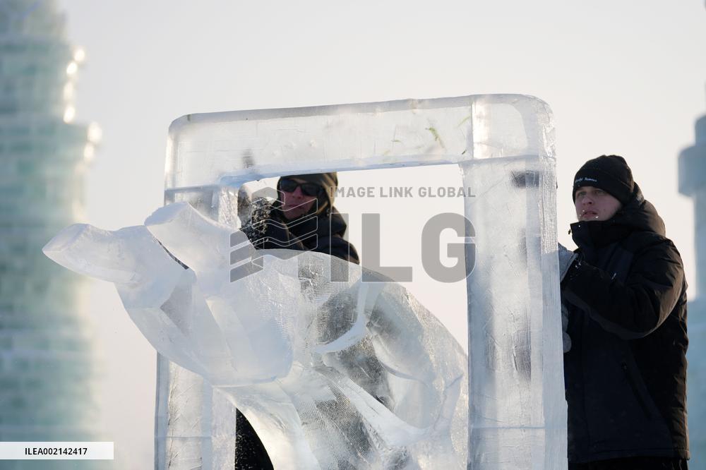 CHINA-HEILONGJIANG-HARBIN-ICE SCULPTURE COMPETITION (CN)