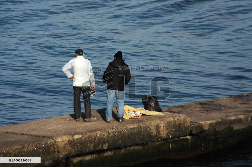 Odesa residents recreate by Black Sea