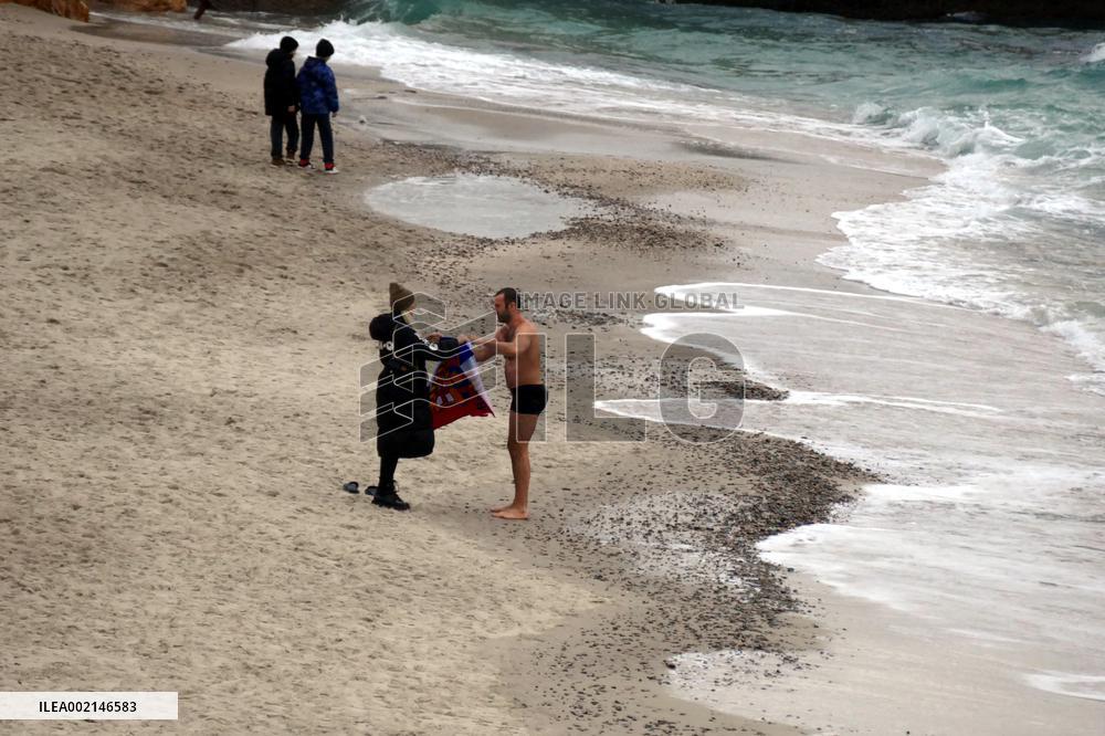 Odesa residents recreate by Black Sea