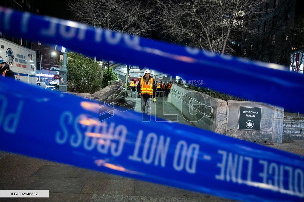 U.S.-NEW YORK-SUBWAY-DERAILMENT