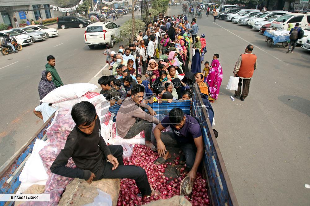 State-Owned Entity Sells Essential Products To The Needy - Dhaka