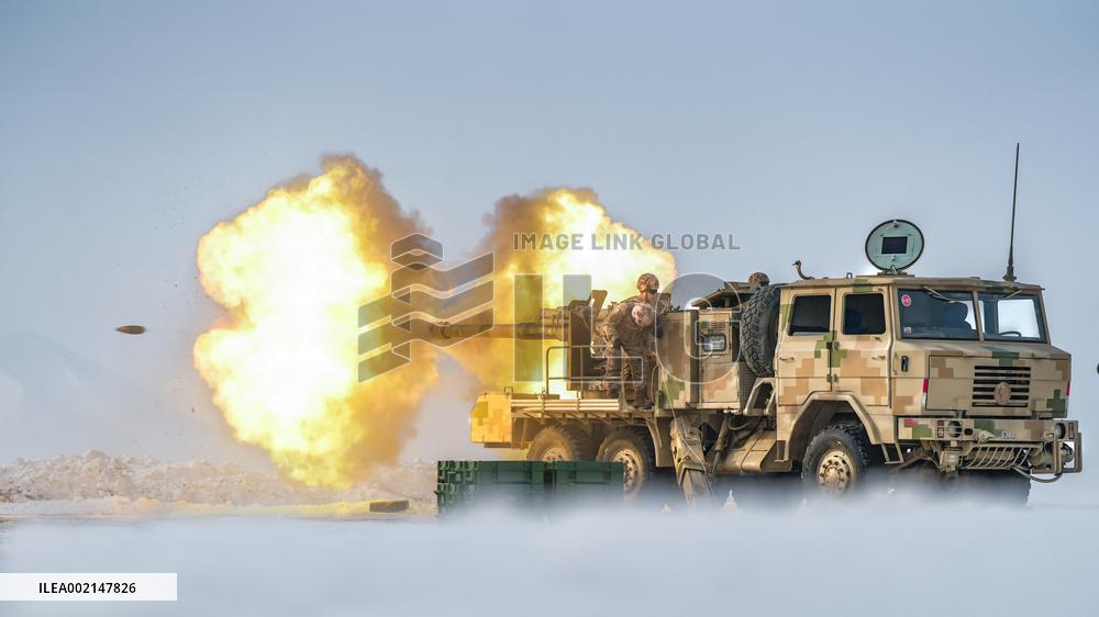 Vehicle-mounted Howitzer Live Firing
