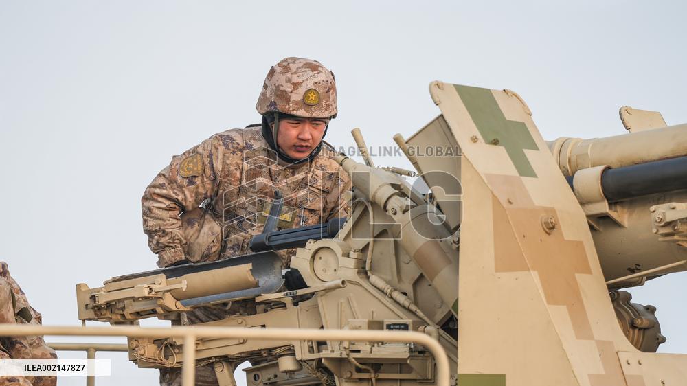 Vehicle-mounted Howitzer Live Firing