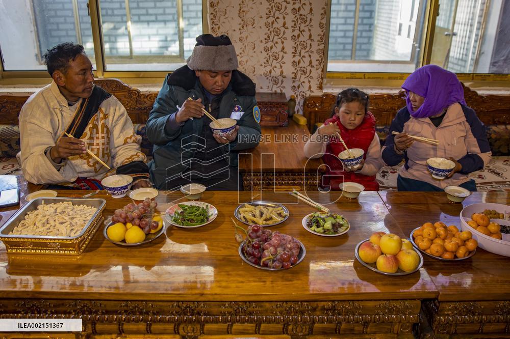 (InTibet)CHINA-XIZANG-NAGQU-XAINZA COUNTY-FRUITS AND VEGETABLES-PILOT PROJECT (CN)