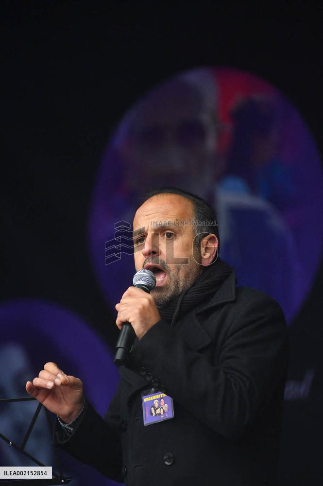 Demonstration in tribute to the Kurds murdered in Paris