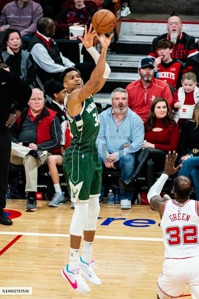 (SP)U.S.-HOUSTON-BASKETBALL-NBA-BUCKS VS ROCKETS