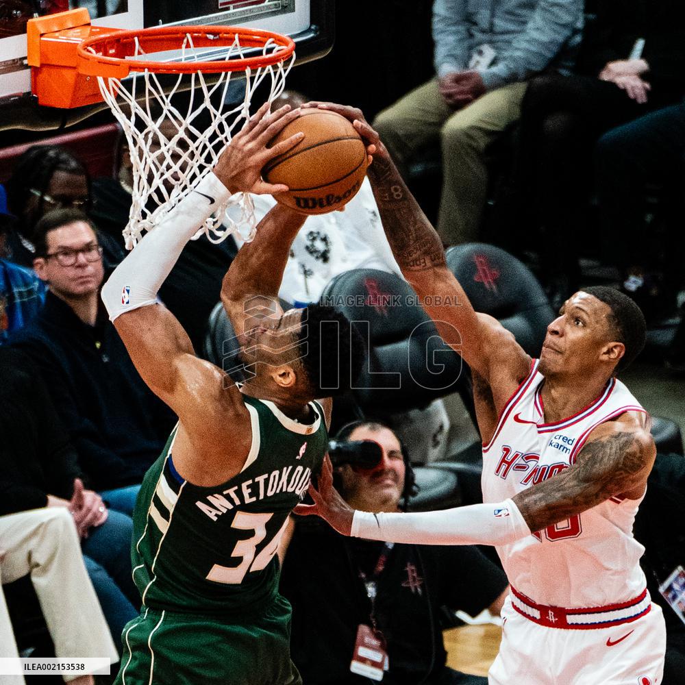 (SP)U.S.-HOUSTON-BASKETBALL-NBA-BUCKS VS ROCKETS