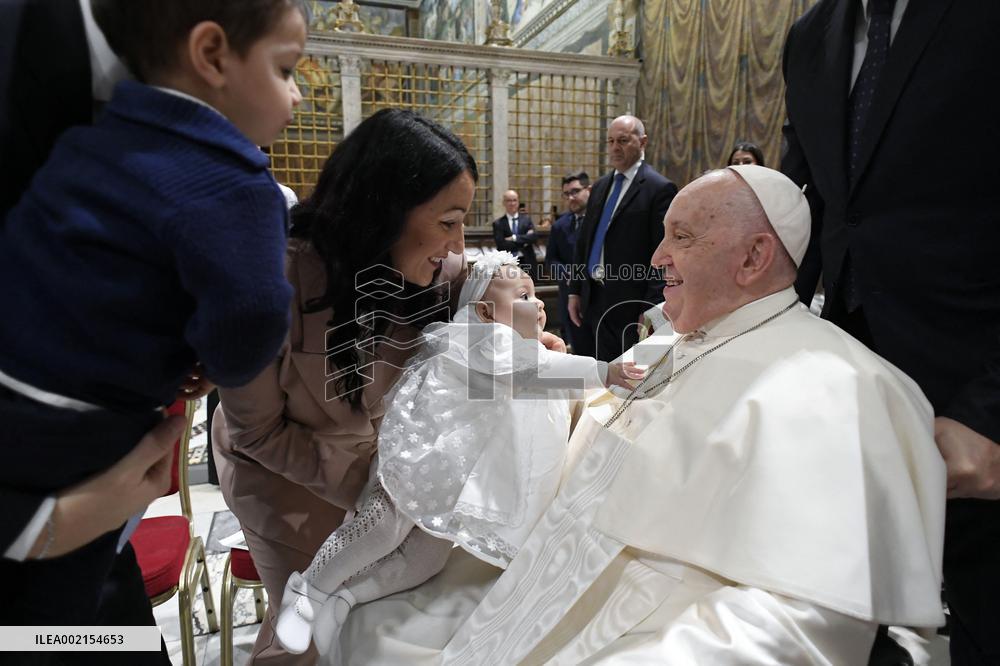 Pope Francis Baptises 16 Infants In The Sistine Chapel - Vatican