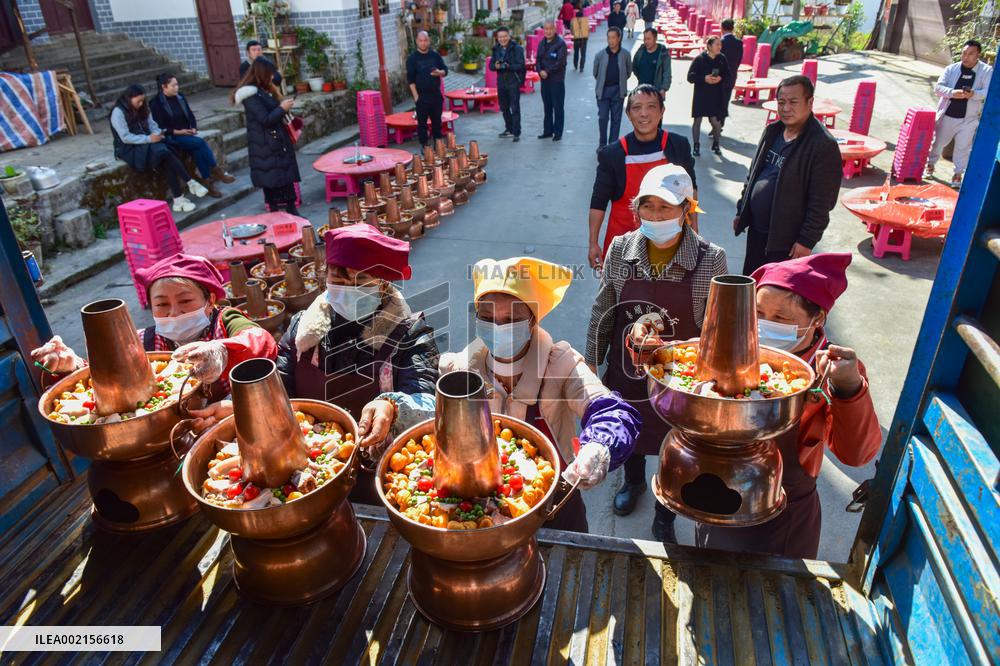 #CHINA-YUNNAN-MILD WINTER-TOURISM(CN)