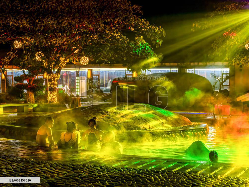 #CHINA-YUNNAN-MILD WINTER-TOURISM(CN)