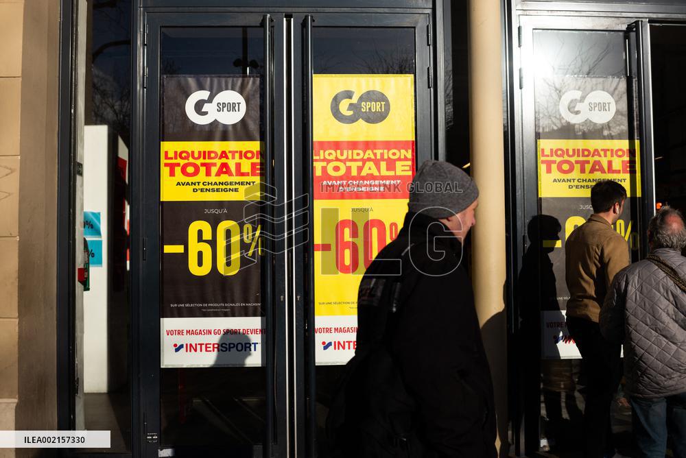 Total Liquidation At Go Sport Before Its Takeover By Intersport - Paris