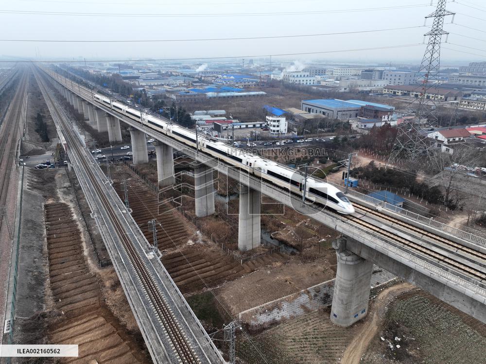 China Railway Implements New Train Operation Charts