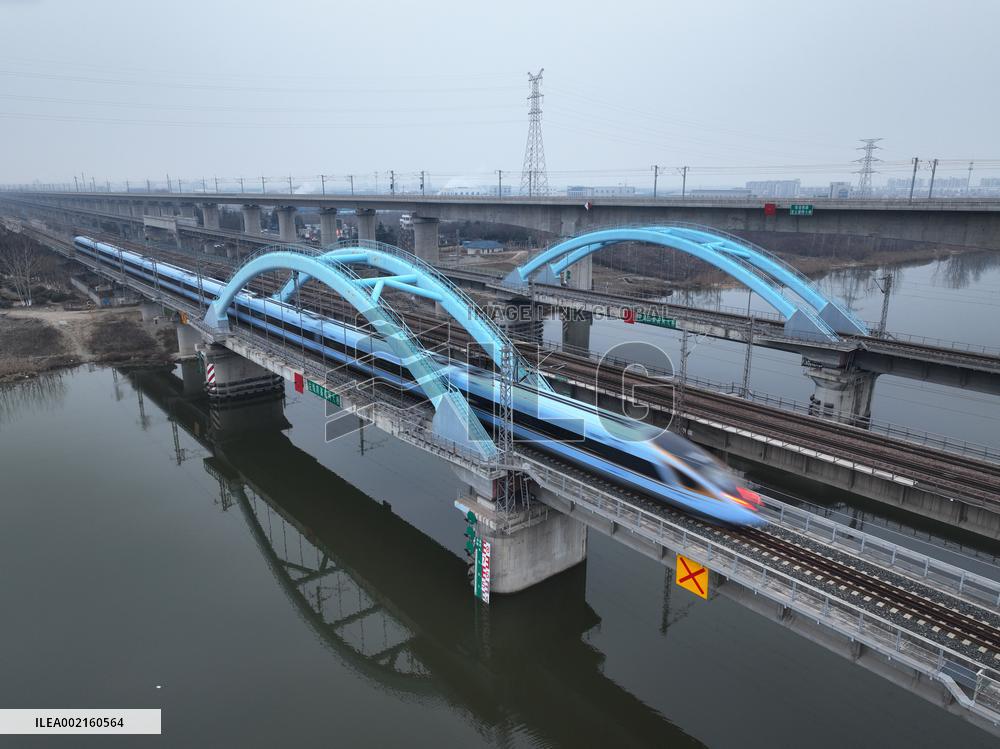 China Railway Implements New Train Operation Charts
