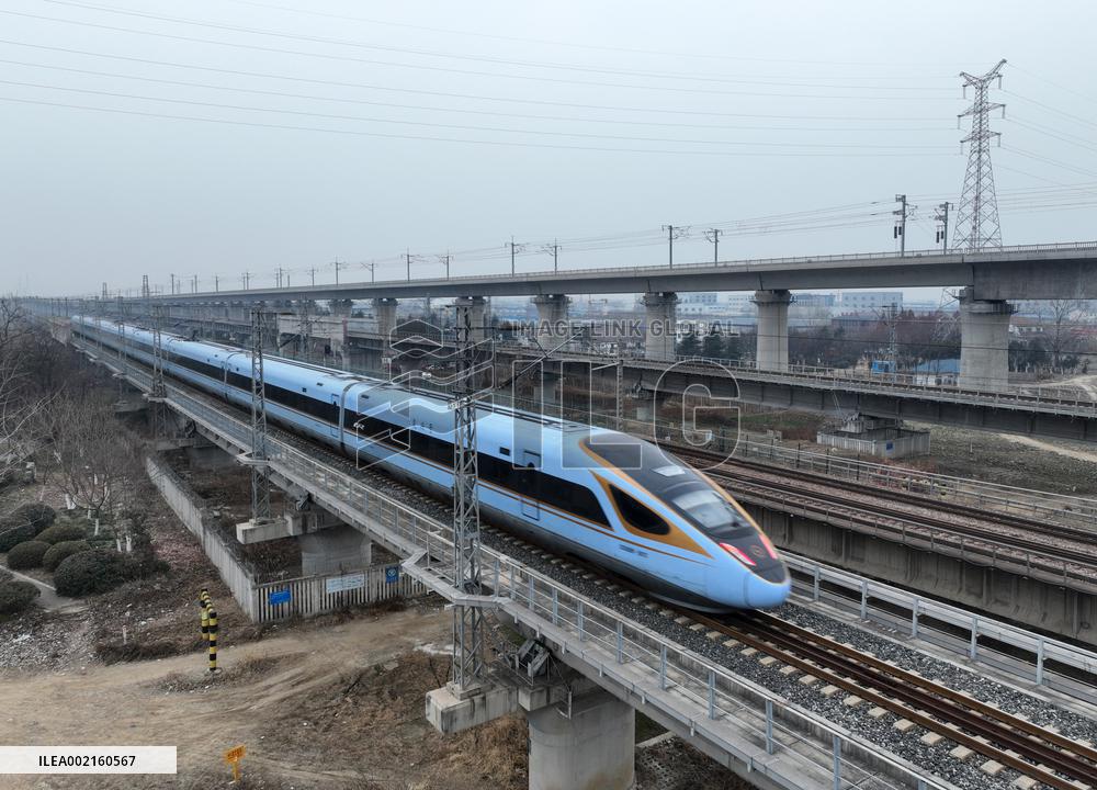 China Railway Implements New Train Operation Charts