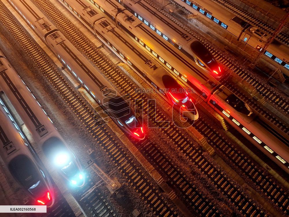 China Railway Implements New Train Operation Charts