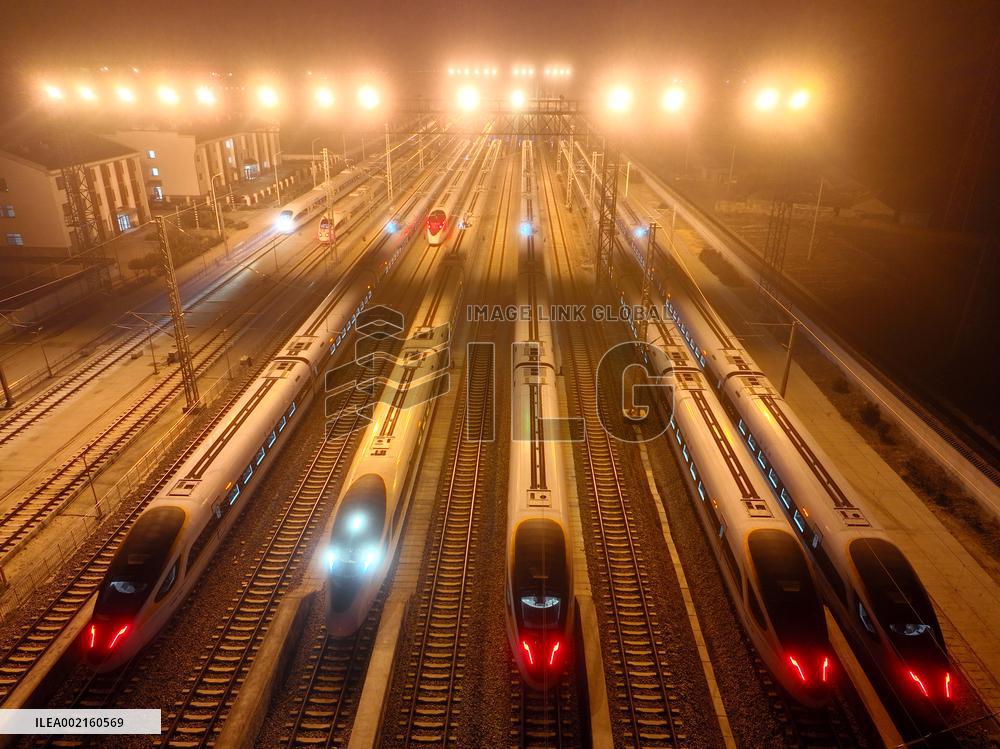 China Railway Implements New Train Operation Charts