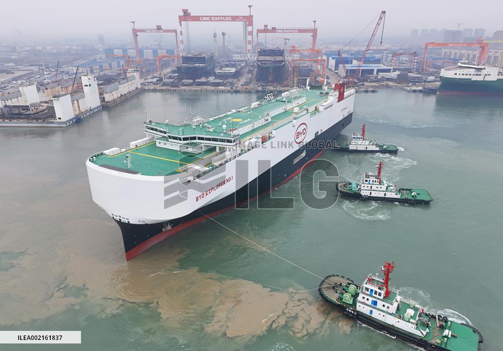 The large car carrier BYD Explorer 1