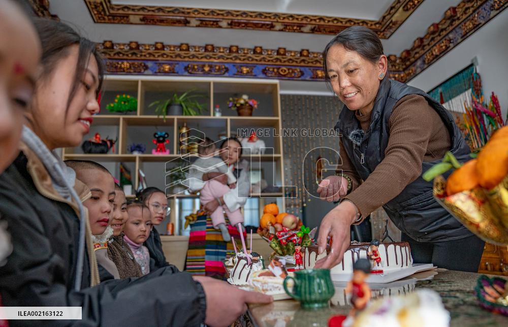 (InTibet) CHINA-XIZANG-XIGAZE-WELFARE HOUSE-CELEBRATIONS (CN)