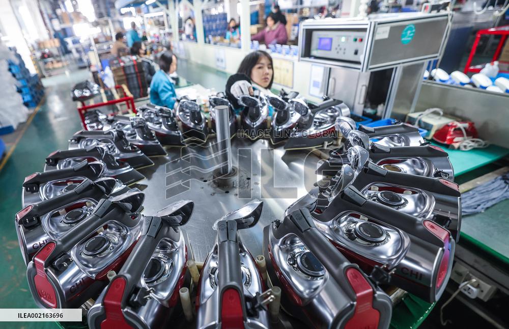 Xinhua Headlines: Second-generation entrepreneurs take up family business baton, seek innovation