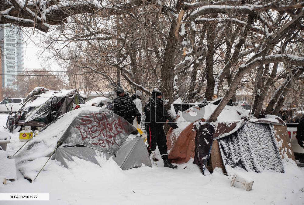 Homeless People Refuse To Leave The Encampment - Canada