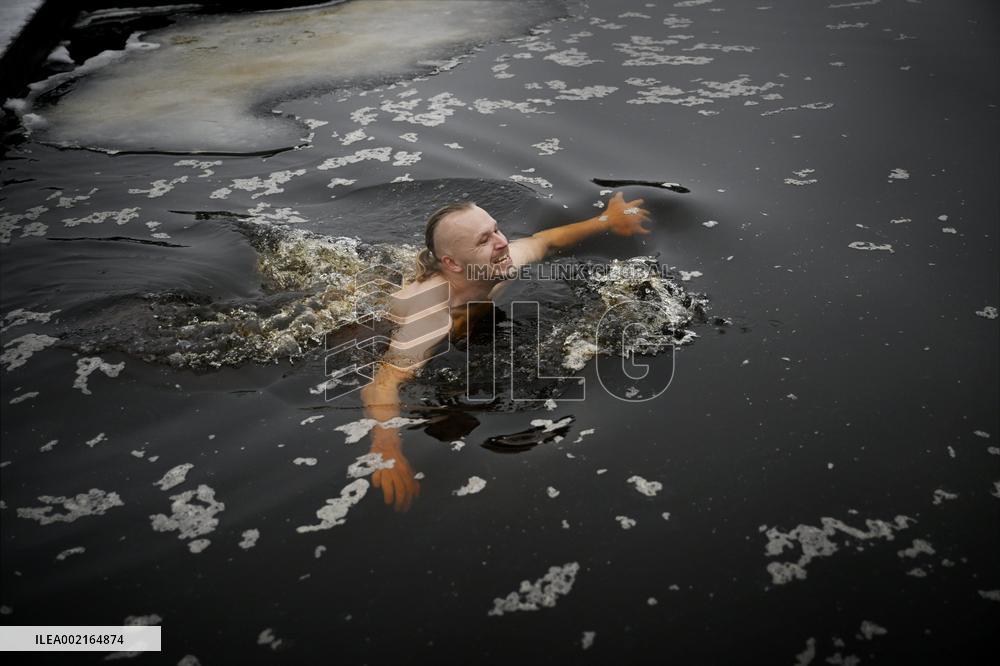 Ice swimming
