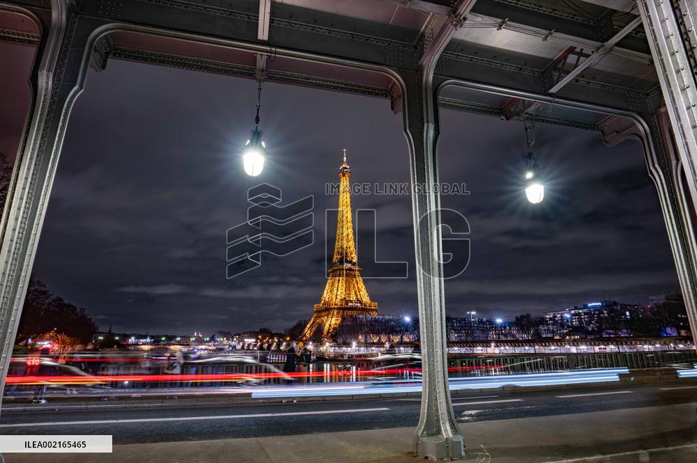 Paris By Night - Ready To Welcome the JO2024