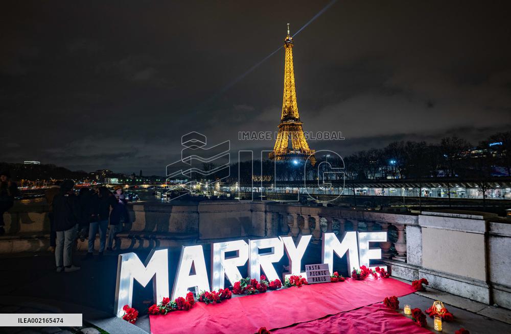 Paris By Night - Ready To Welcome the JO2024