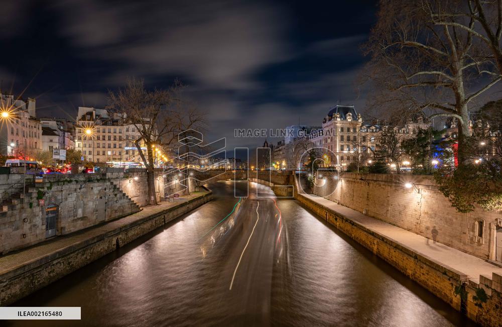 Paris By Night - Ready To Welcome the JO2024