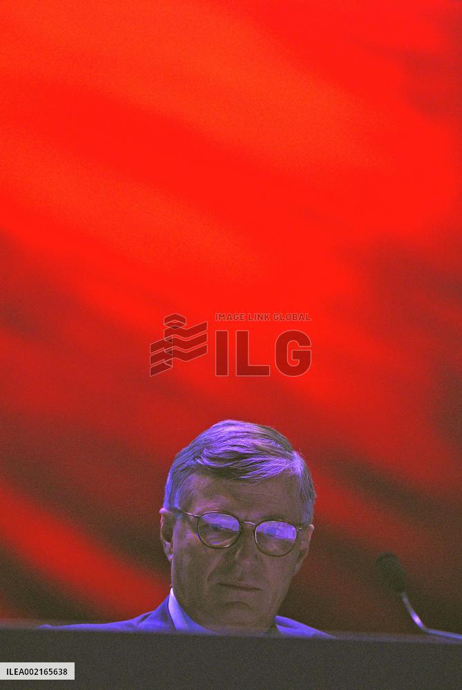 Chairman and Chief Executive Officer of the French oil company Total Thierry Desmarest presents the 2005 results in Paris