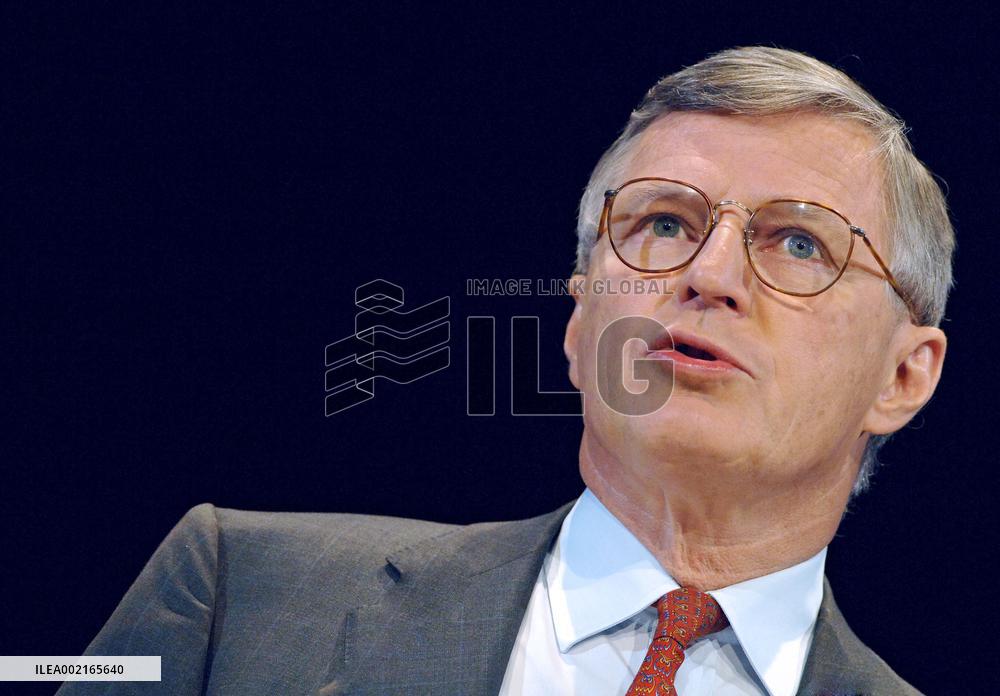 Chairman and Chief Executive Officer of the French oil company Total Thierry Desmarest presents the 2005 results in Paris