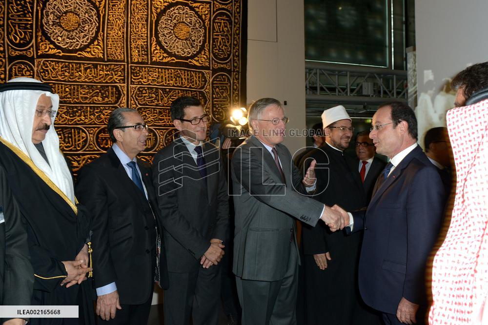 Francois Hollande Inaugurates Hajj Exhibition At Institut Du Monde Arabe - Paris