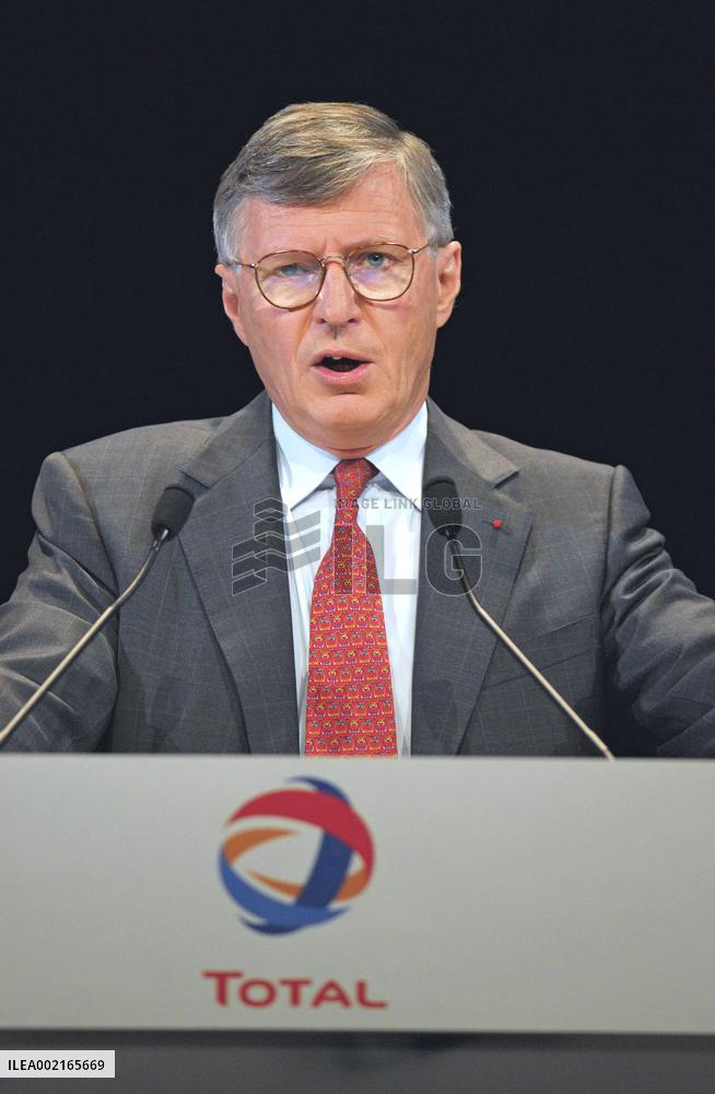 Chairman and Chief Executive Officer of the French oil company Total Thierry Desmarest presents the 2005 results in Paris