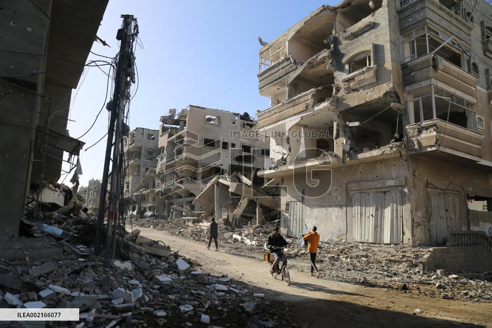 MIDEAST-GAZA-JABALIA REFUGEE CAMP-ISRAEL-ATTACKS-AFTERMATH