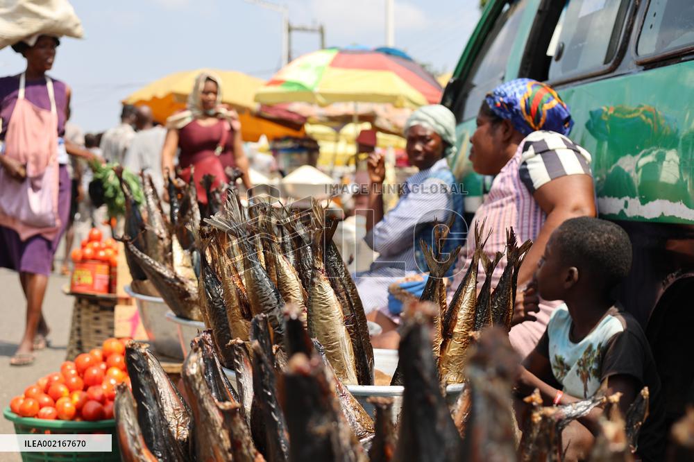 GHANA-ACCRA-INFLATION-DECLINE