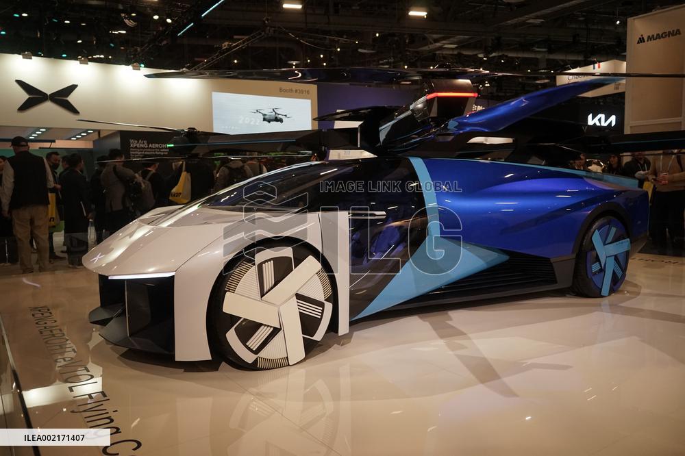 U.S.-LAS VEGAS-CES-TECH SHOW-OPENING