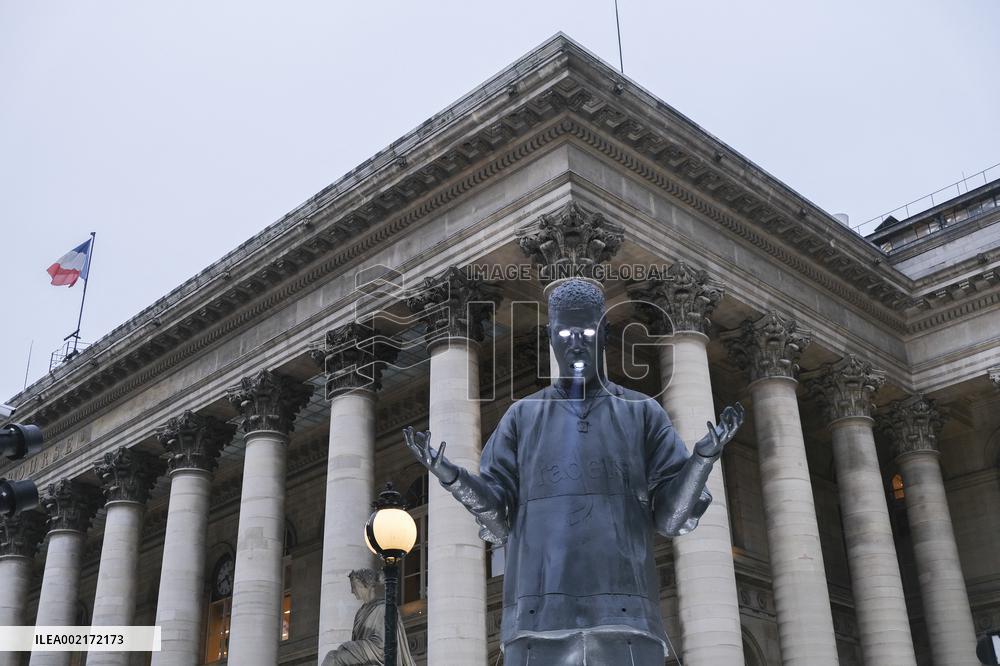 Giant Statue Of Rapper Kid Cudi For The Release Of His Album - Paris