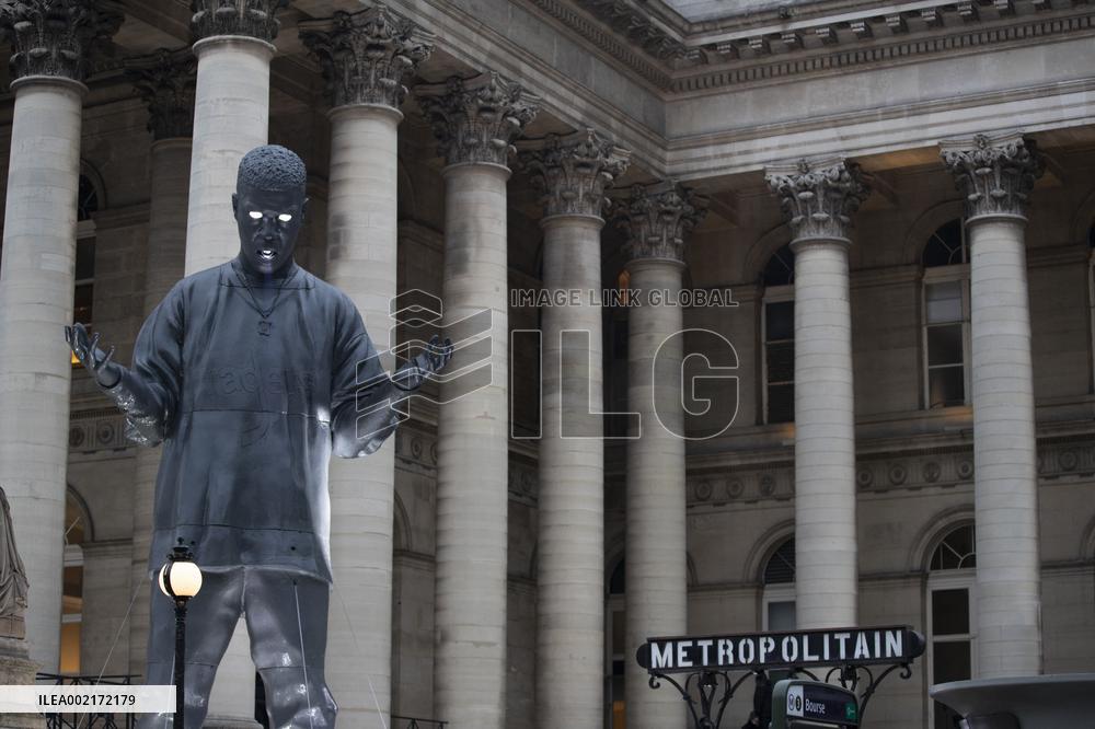 Giant Statue Of Rapper Kid Cudi For The Release Of His Album - Paris