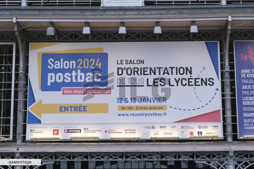 Sylvie Retailleau At The Salon Postbac - Paris