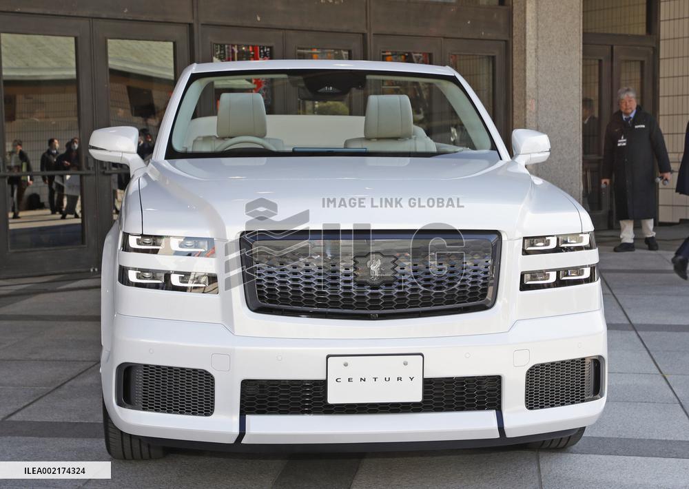 New sumo champ parade car