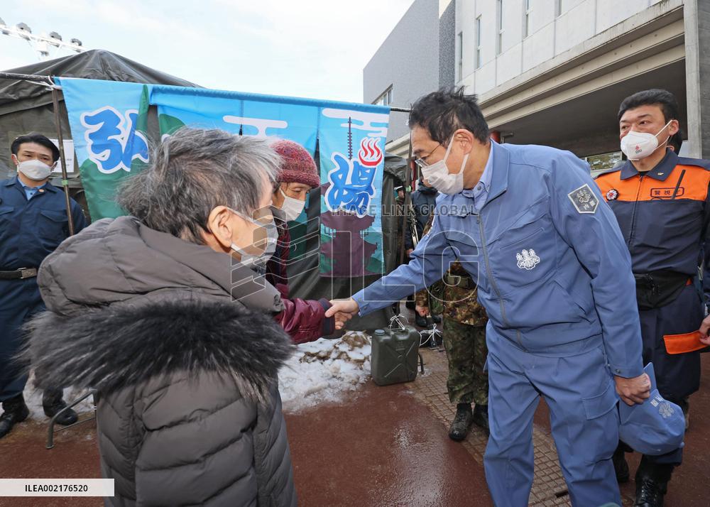 Japan PM visits quake-hit Ishikawa