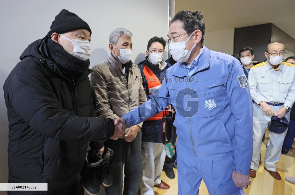 Japan PM visits quake-hit Ishikawa