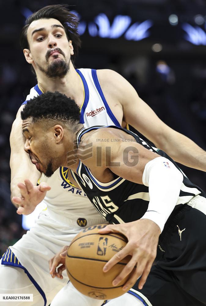 (SP)U.S.-MILWAUKEE-BASKETBALL-NBA-BUCKS VS WARRIORS