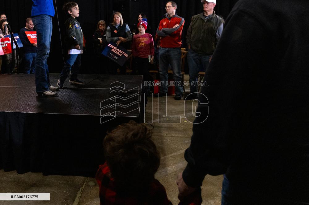 Republican presidential candidate Ron DeSantis