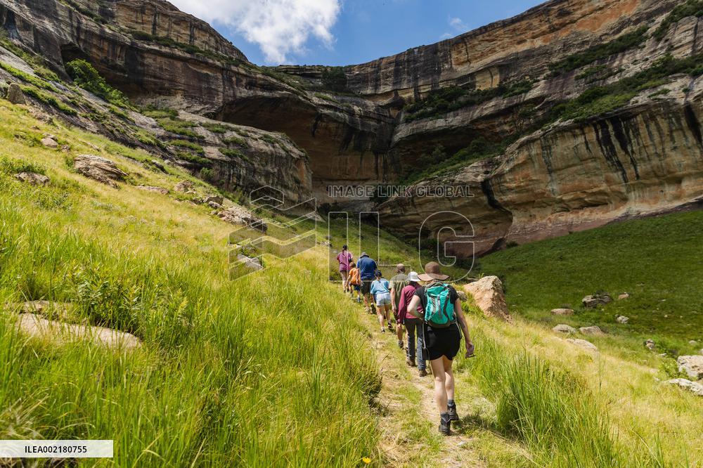 SOUTH AFRICA-GOLDEN GATE HIGHLANDS NATIONAL PARK-SCENERY
