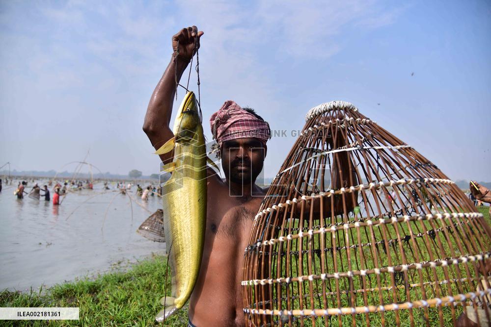 INDIA-ASSAM-COMMUNITY FISHING